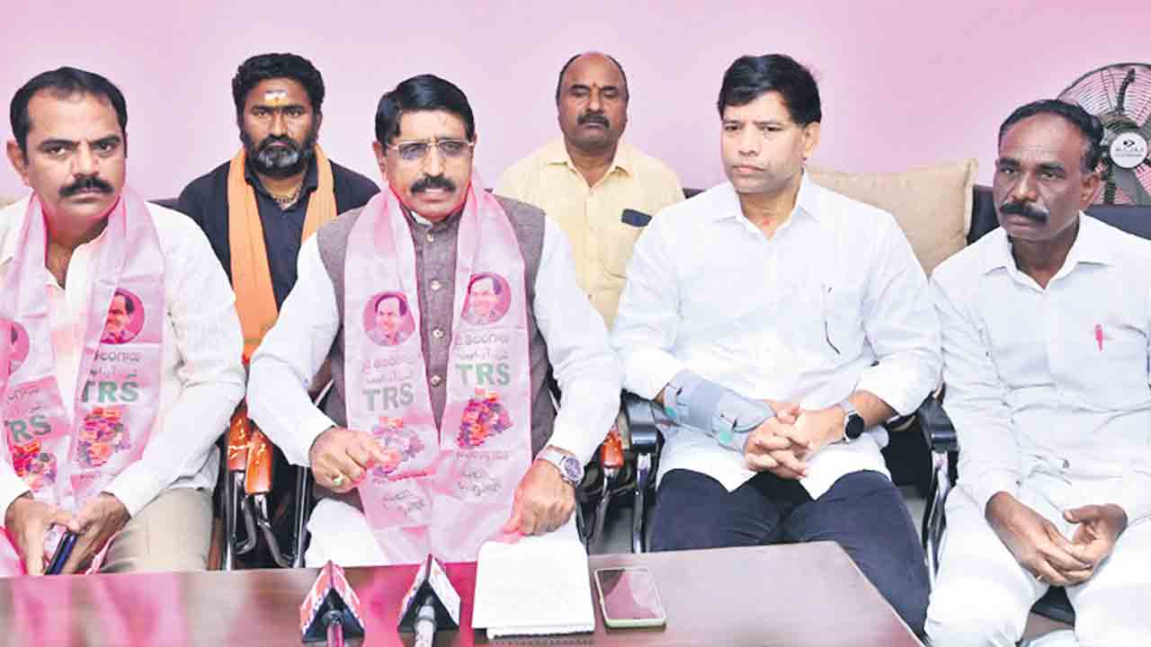 తప్పడు ఆరోపణలు చేస్తున్న బీజేపీకి ప్రజలే బుద్ధిచెప్తారు