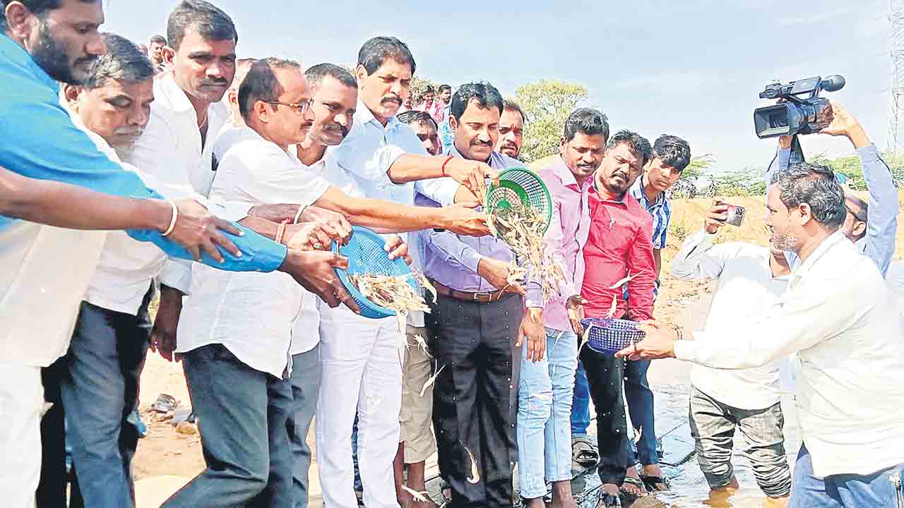 కులవృత్తులకు సర్కారు చేయూత