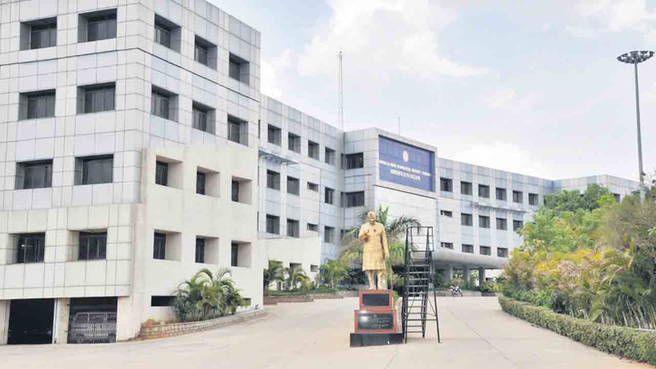 నూతన క్యాంపస్‌లోకి జేఎన్‌టీయూ