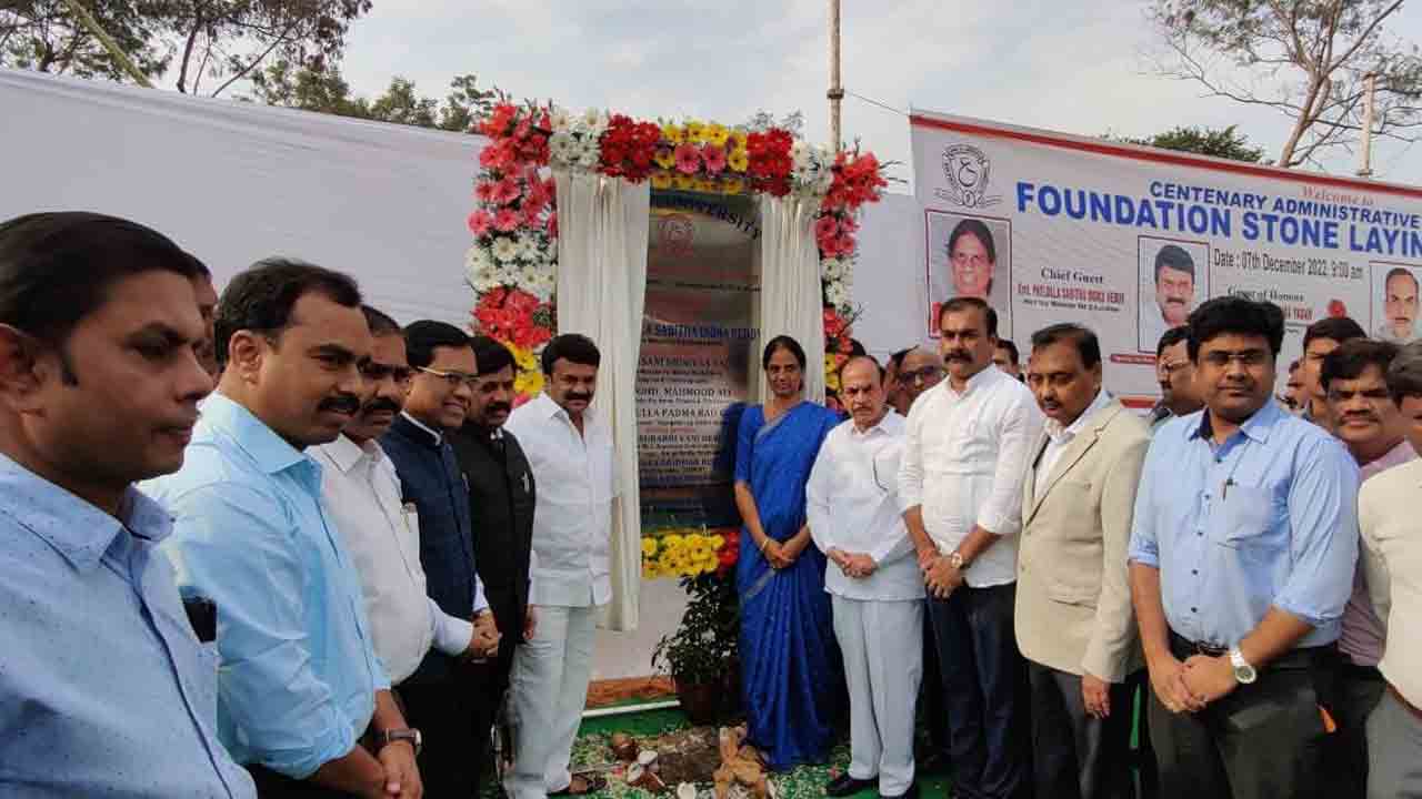 ఓయూ ప‌రిపాల‌న భ‌వ‌నానికి శంకుస్థాప‌న‌.. స‌బిత‌కు, వీసీకి కేటీఆర్ అభినంద‌న‌లు