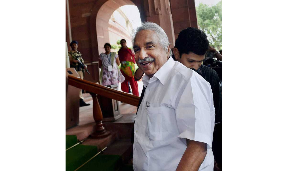 కేర‌ళ మాజీ సీఎంకు సీబీఐ క్లీన్ చిట్‌