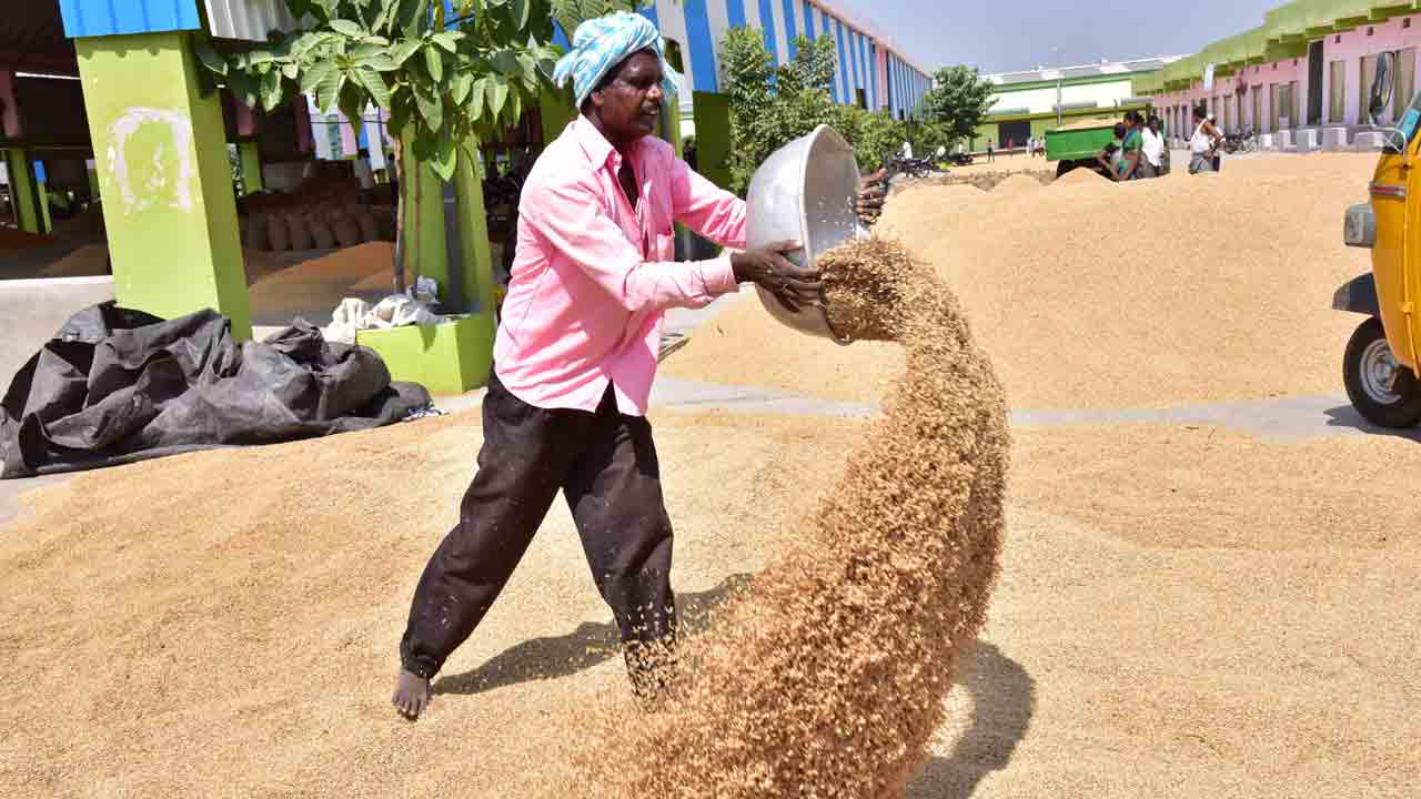 తుదిదశకు ధాన్యం కొనుగోళ్లు