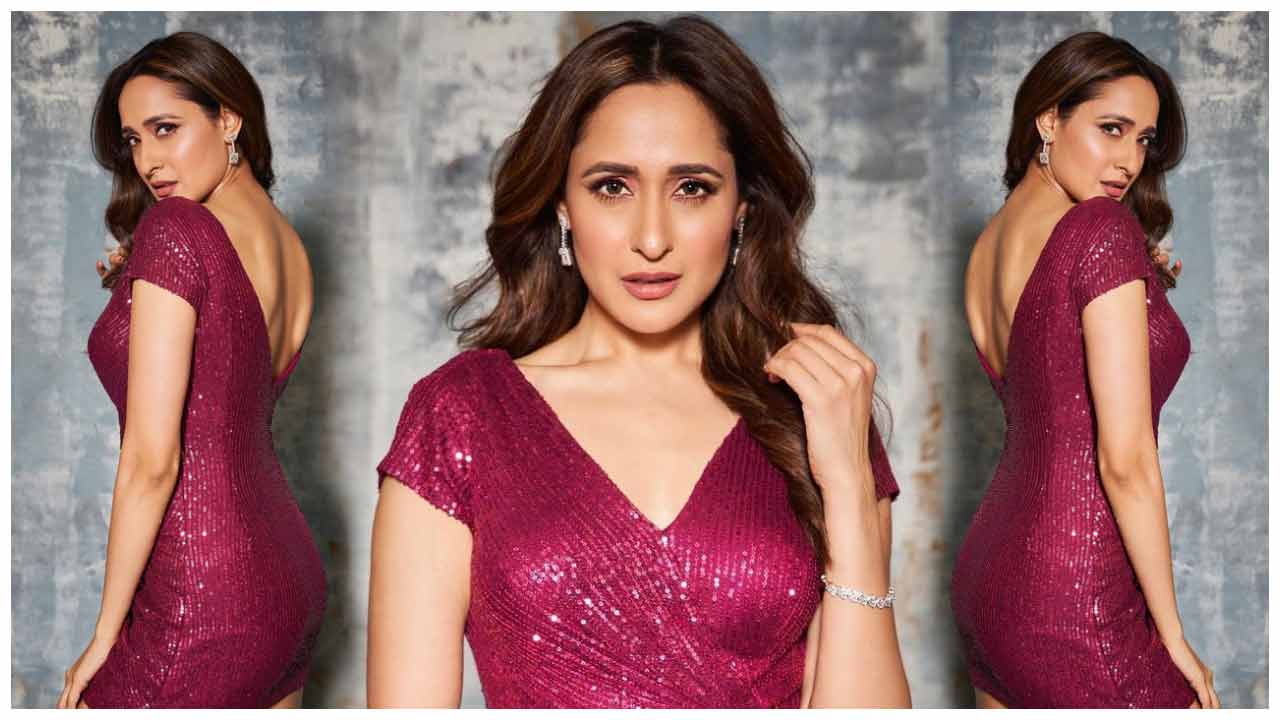 Pragya Jaiswal | చిట్టిపొట్టి దుస్తుల్లో ప్రగ్యా జైస్వాల్ మెరుపులు..