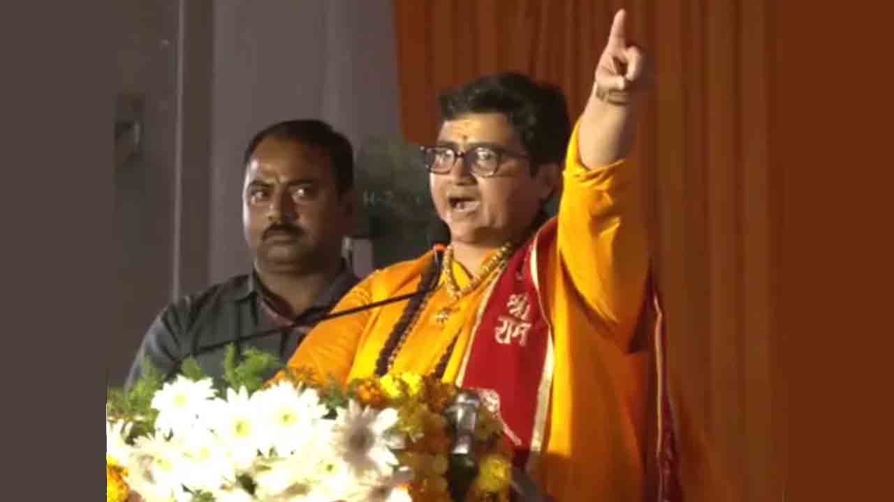 కత్తులకు పదును పెట్టండి.. ఎంపీ ప్రగ్య ఠాకూల్‌ వివాదాస్పద వ్యాఖ్యలు