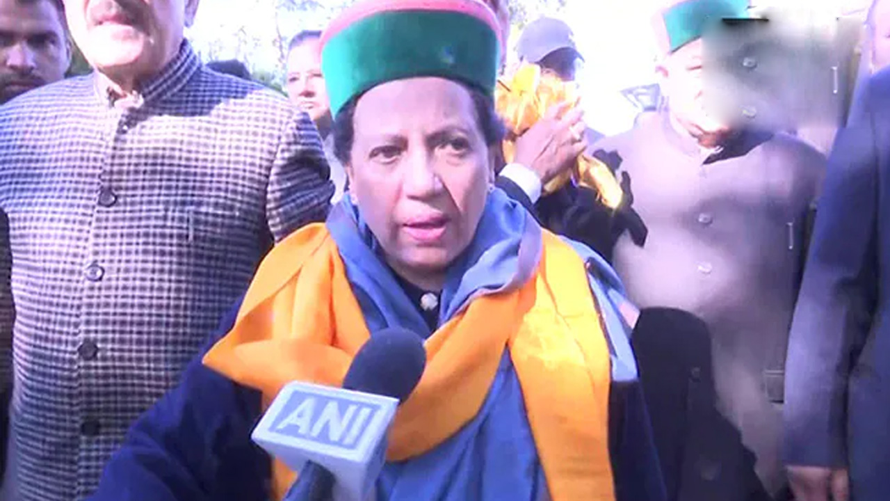 ప్రత్యర్థి ప్రమాణ స్వీకారానికి హాజరవుతారా అన్న ప్రశ్నకు ప్రతిభా వీరభద్రసింగ్ ఏం చెప్పారో తెలుసా..?