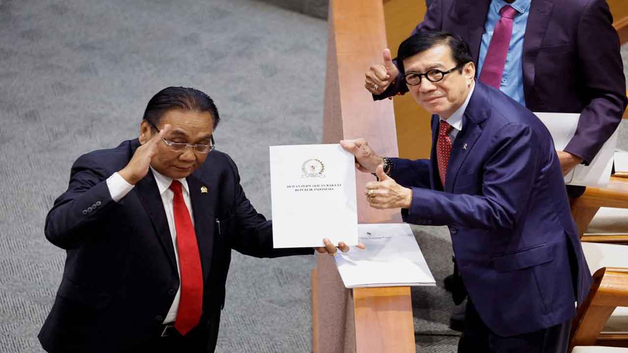 ఇండోనేషియాలో కొత్త చట్టం.. వివాహానికి ముందు శృంగారం నిషేధం