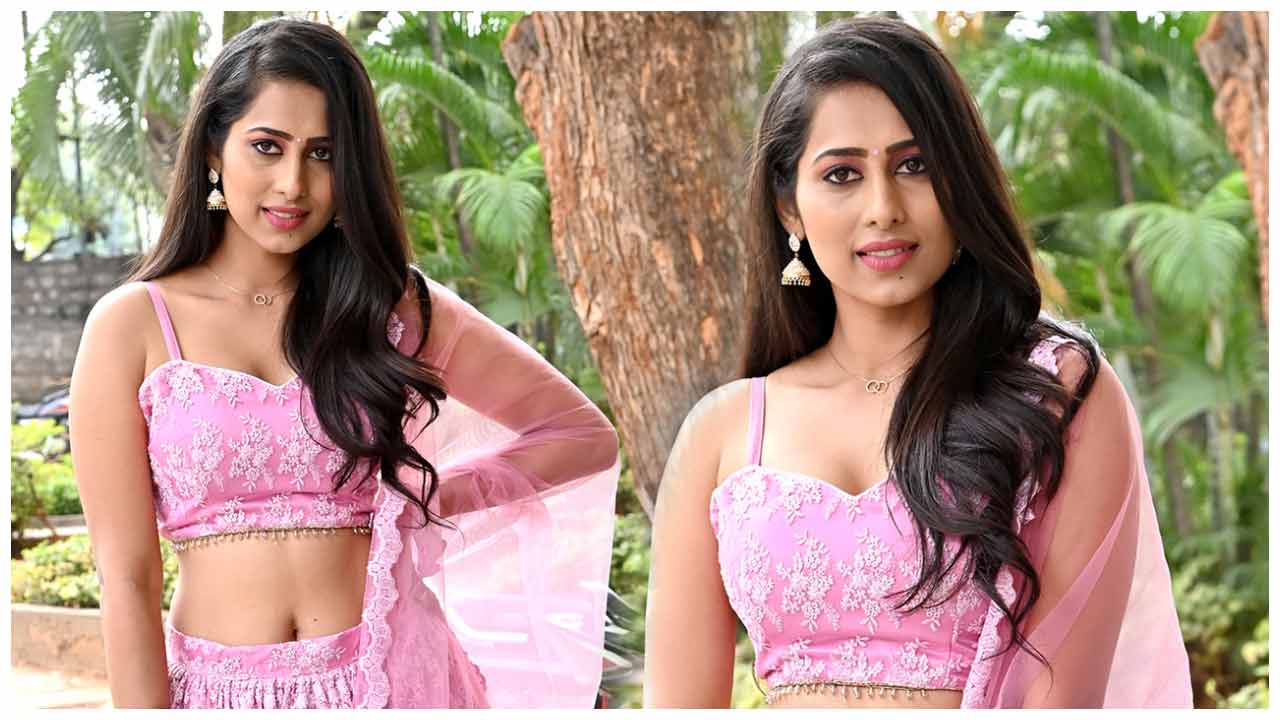 Priya Hegde | నువ్వే నా ప్రాణం మూవీ ప్రీ రిలీజ్ ఈవెంట్‌లో ప్రియా హెగ్డే..