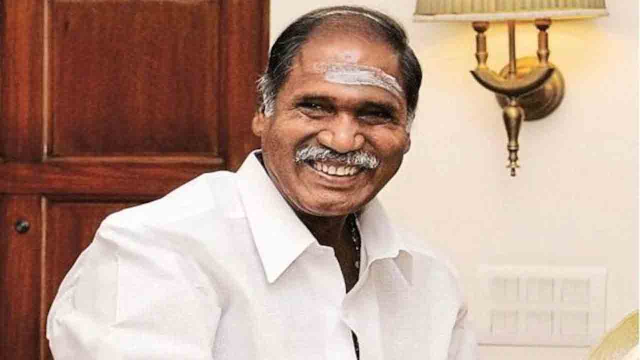 పుదుచ్చేరి ప్రభుత్వంలో లుకలుకలు