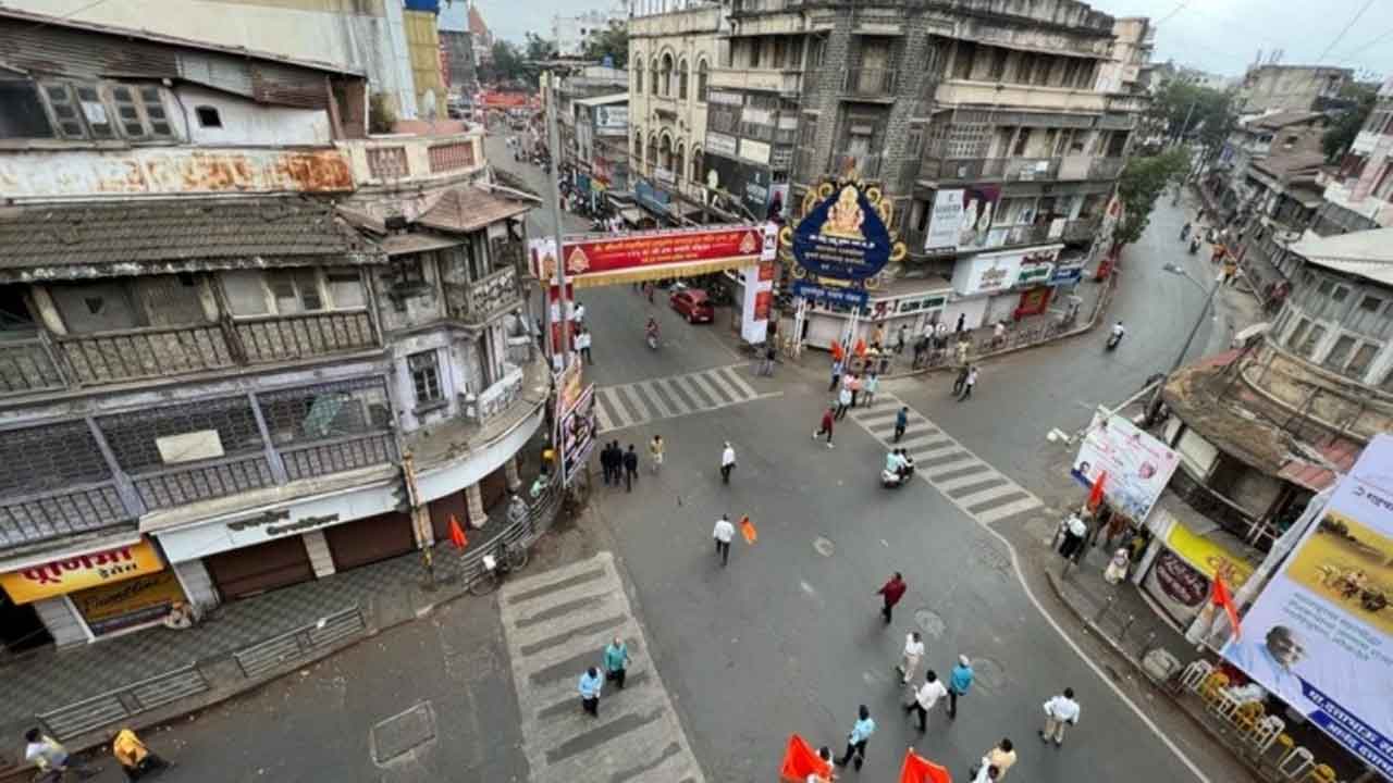 Pune bandh | కొనసాగుతున్న పుణె బంద్‌.. శివాజీపై వ్యాఖ్యలకు నిరసనగా మౌనదీక్ష