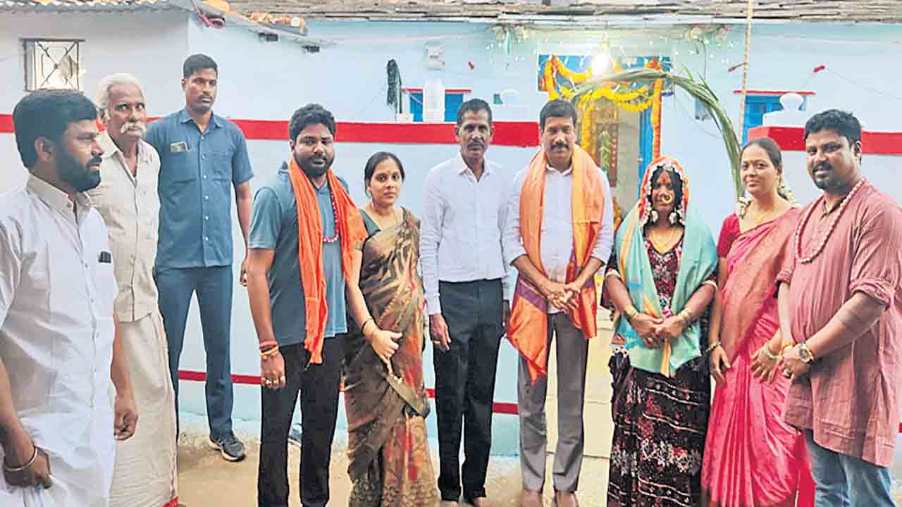 ఘనంగా గిరిజనుల పండుగ