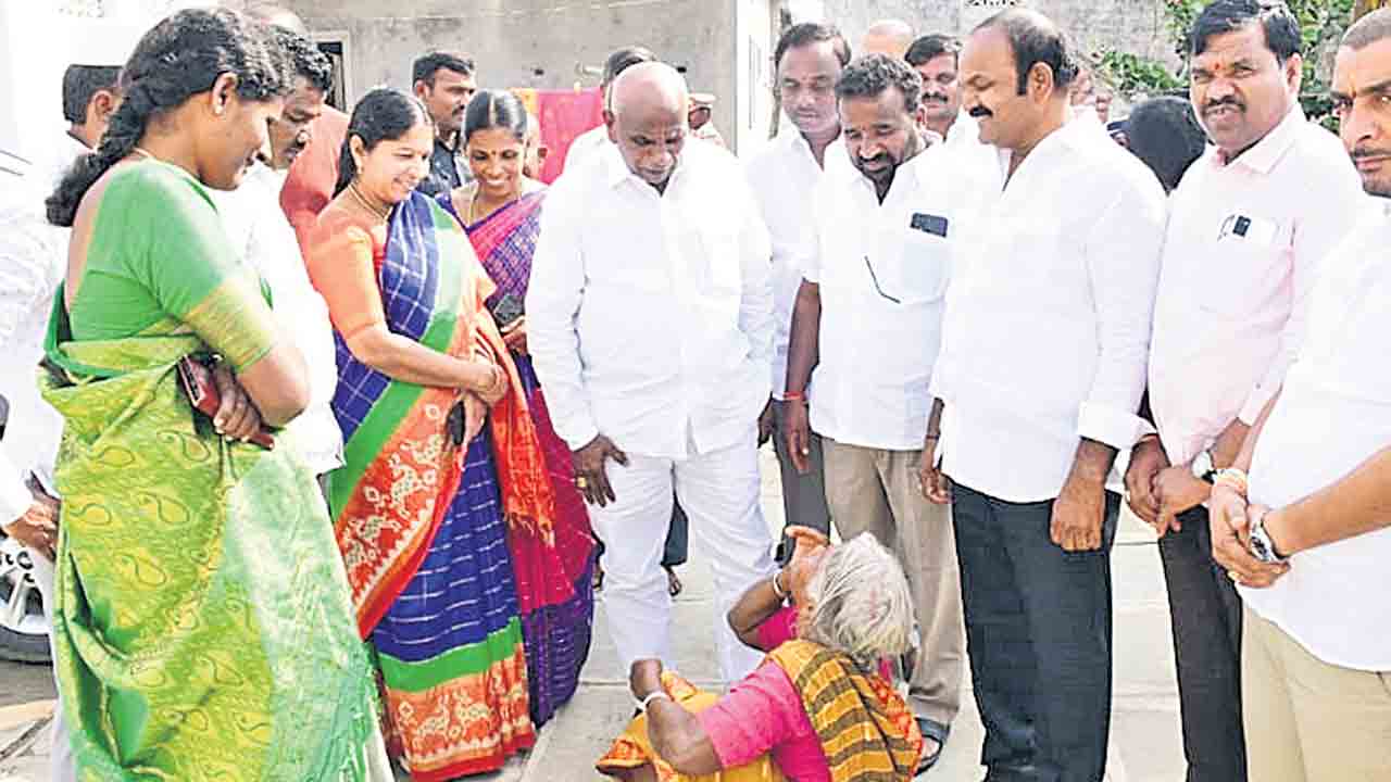 ప్రజా సమస్యల పరిష్కారానికి కృషి