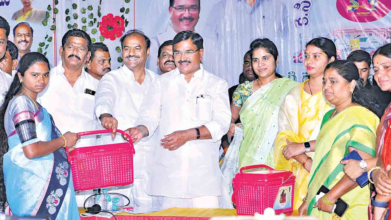 తల్లికి పౌష్టికాహారం.. బిడ్డకు ఆరోగ్యం