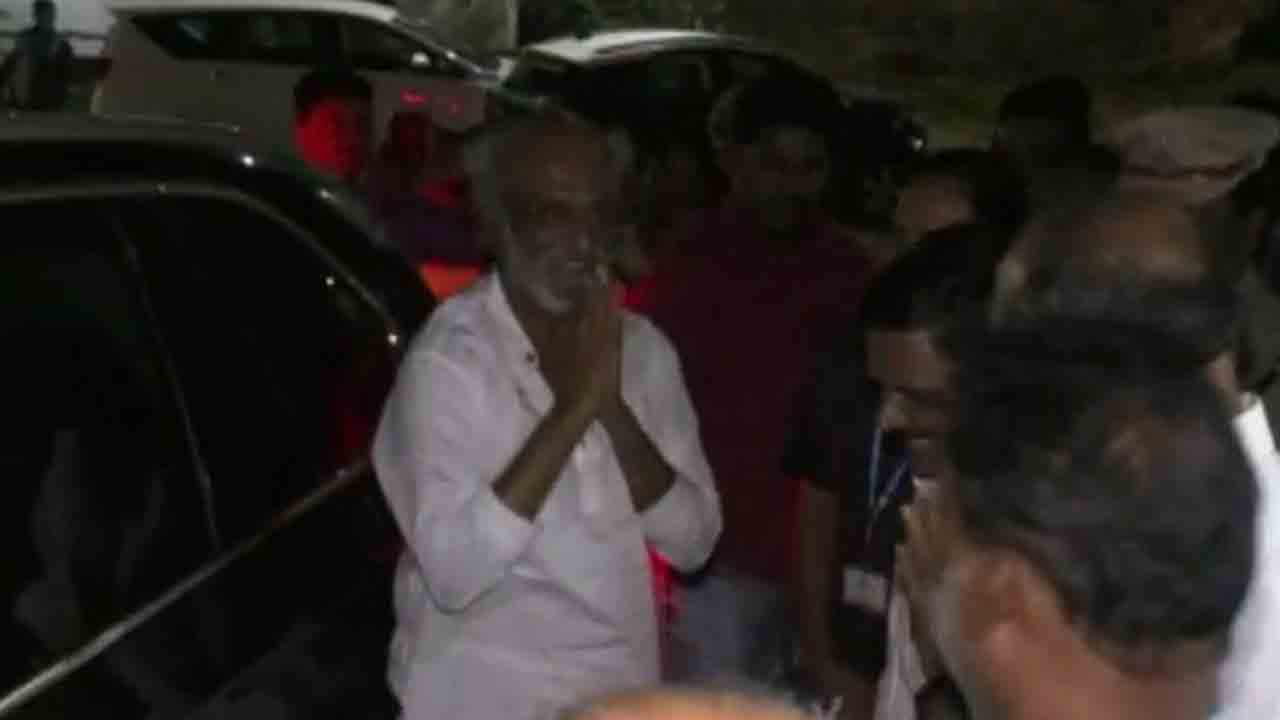 తిరుమలేశుని సేవలో సూపర్‌స్టార్‌ రజనీకాంత్‌