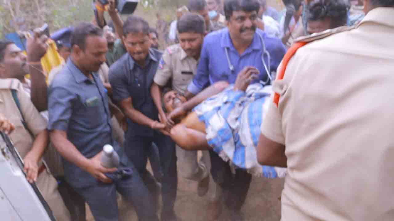 ఫలించిన అధికారుల శ్రమ.. 43 గంటల అనంతరం గుహలోంచి సురక్షితంగా బయటకు వచ్చిన రాజు