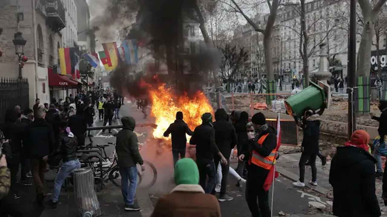 Violence @ Paris | పారిస్లో హింసాత్మకంగా మారిన అల్లర్లు.. పలువురు పోలీసులకు గాయాలు