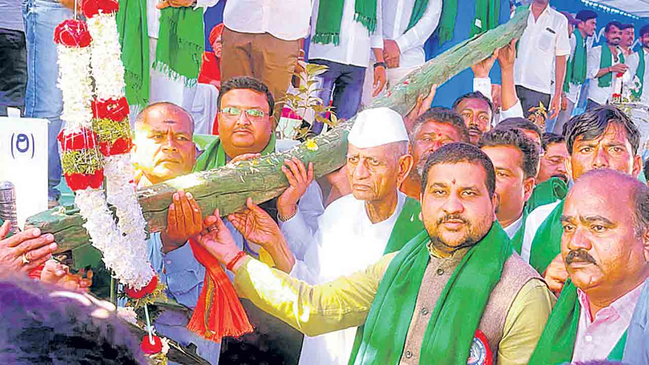 కేంద్రంలో కిసాన్‌ సర్కార్‌ రావాలి