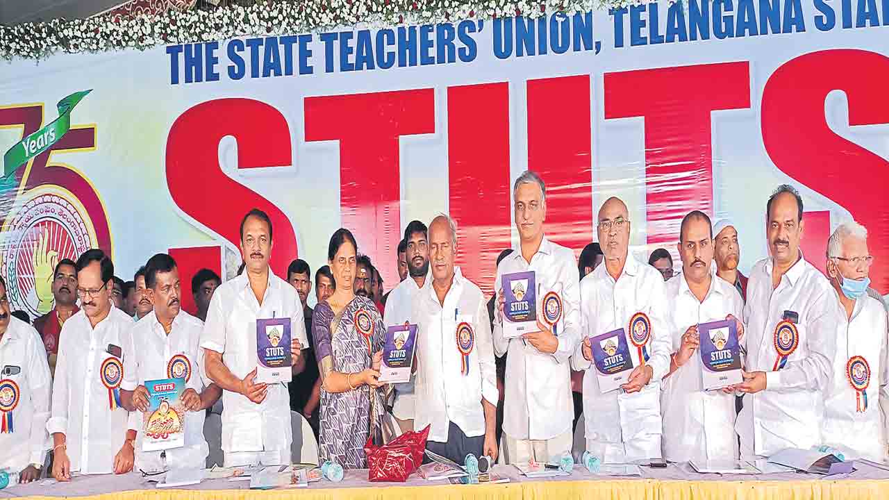 త్వరలో ఉపాధ్యాయులకు ప్రమోషన్లు