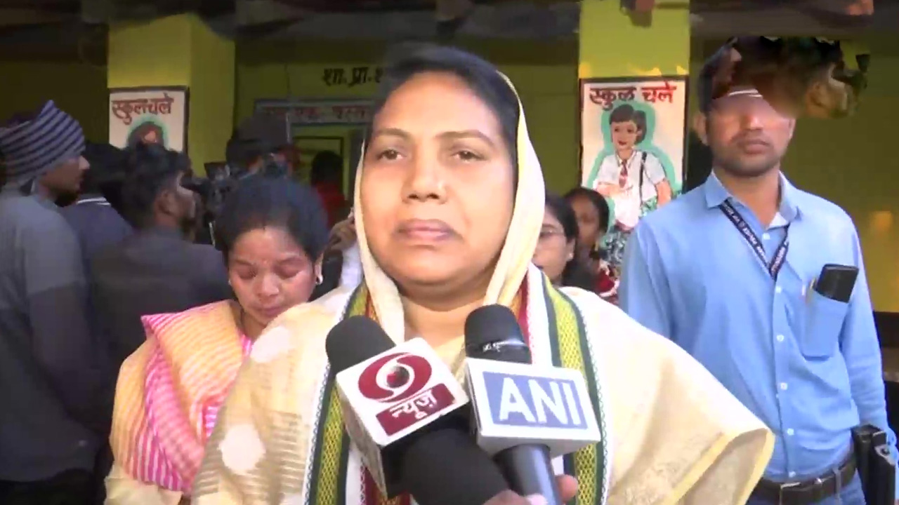 Chhattisgarh by-poll | భానుప్రతాప్‌పూర్‌ నియోజకవర్గంలో ఓటేసిన కాంగ్రెస్‌ అభ్యర్థి