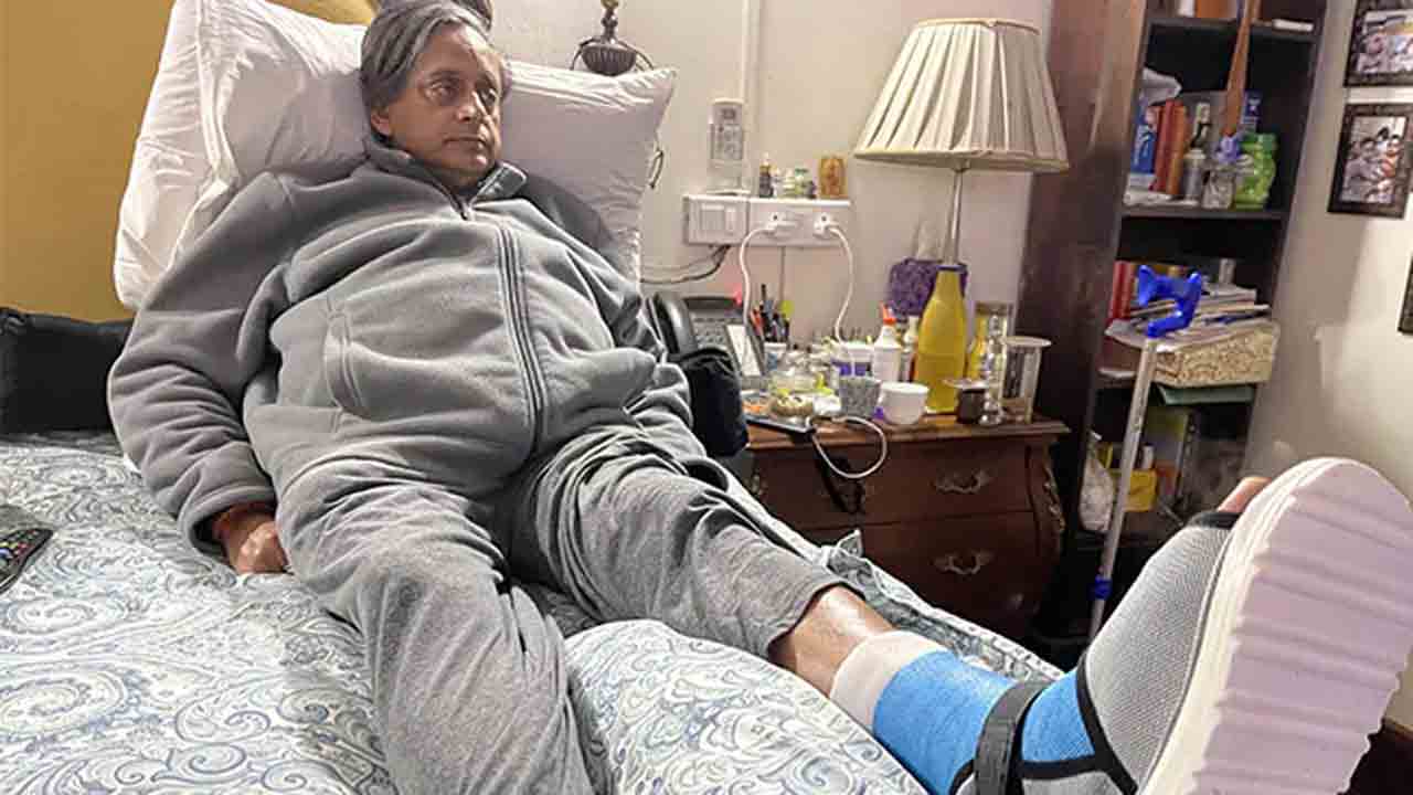 Shashi Tharoor | శశి థరూర్‌ కాలికి ఫ్యాక్చర్‌.. ట్విట్టర్‌ ద్వారా వెల్లడి