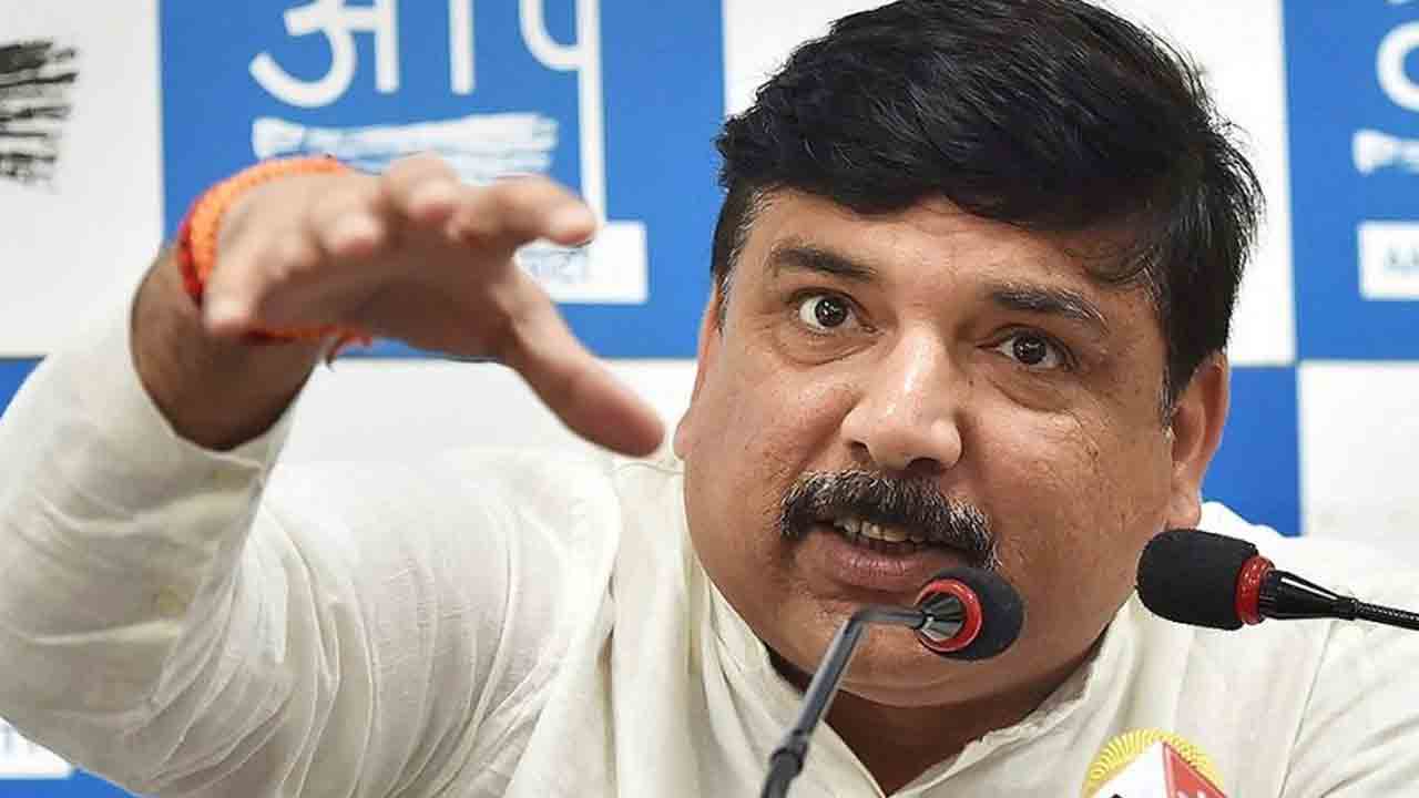 10 మంది కౌన్సిలర్లకు వంద కోట్లు