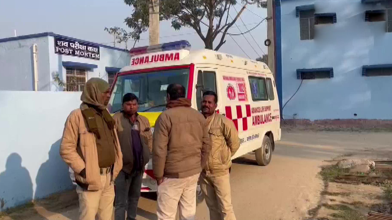 కల్తీ మద్యం సేవించి ముగ్గురు దుర్మరణం