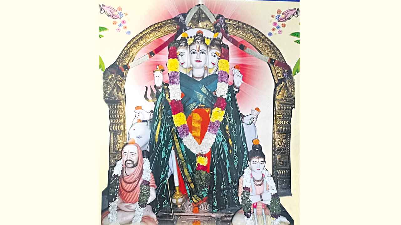 విశ్వగురువు దత్తాత్రేయుడు