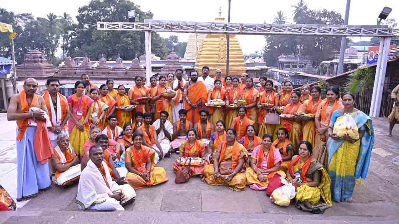 Srisaila Bramarambika Devi | శ్రీశైల భ్రమరాంబికా దేవికి తెలంగాణ రాష్ట్ర వనితాశక్తి విభాగం తొలి సారె