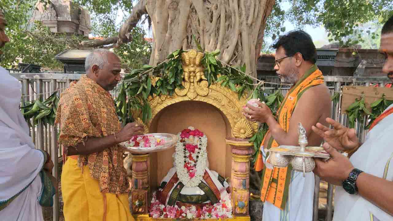 శ్రీశైలంలో దత్తాత్రేయునికి ప్రత్యేక పూజలు