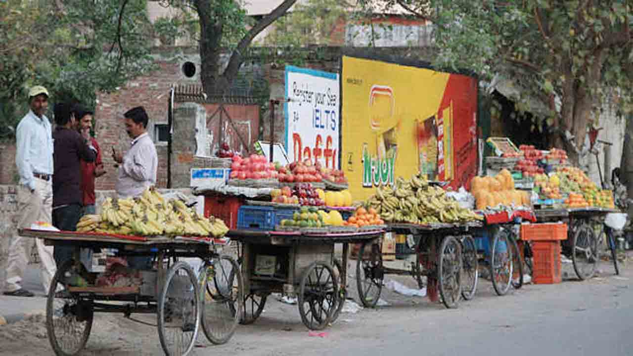 వీధి వ్యాపారులకు రెండోవిడత రుణాలు