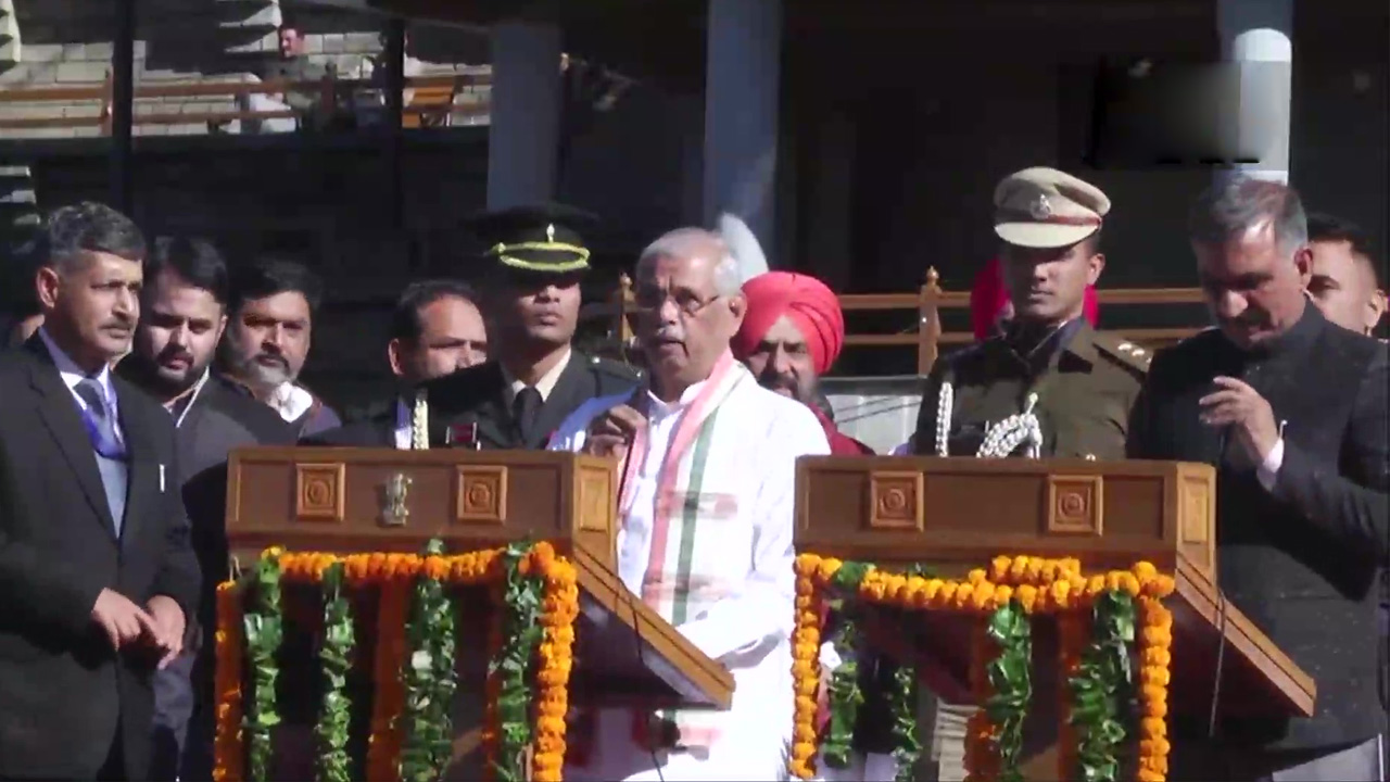 హిమాచల్‌ ప్రదేశ్‌ 15వ ముఖ్యమంత్రిగా సుఖ్విందర్‌సింగ్‌ ప్రమాణస్వీకారం