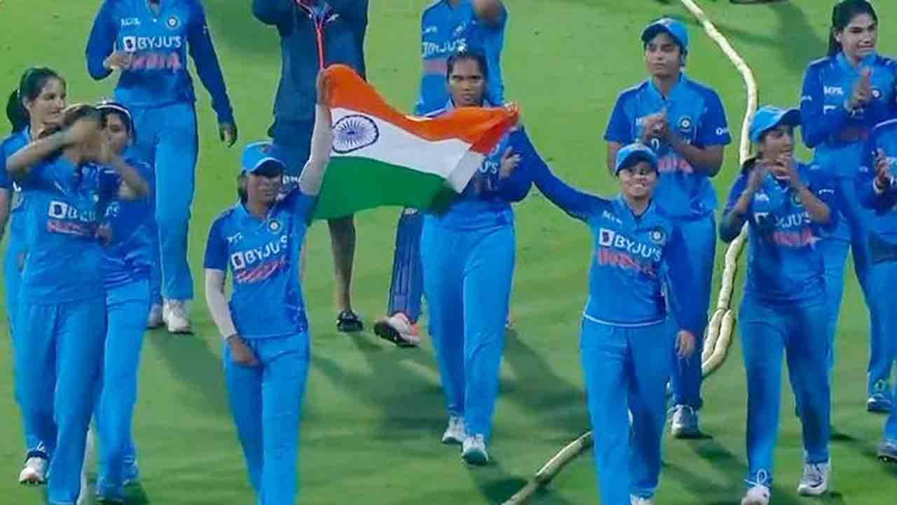Indian Women Cricket Team | ఆసీస్‌పై సూపర్‌ విక్టరీ.. టీమిండియా మహిళల జట్టుకు అభినందనల వెల్లువ..!