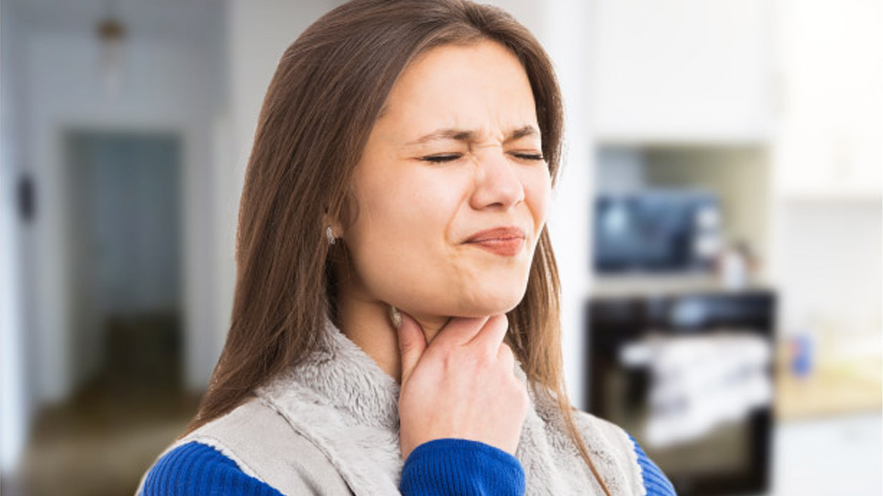 గొంతులో స‌మ‌స్య ఇబ్బంది పెడుతుందా.. అయితే ఈ వంటింటి చిట్కా మీ కోసమే..!