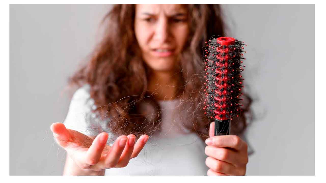 Hair fall @ Winter | చలికాలంలో వెంట్రుకలు రాలిపోతున్నాయా..? ఈ టిప్స్‌ మీ కోసమే..!