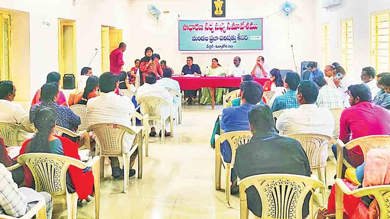 రాజకీయాలకతీతంగా అభివృద్ధి చేస్తున్నాం