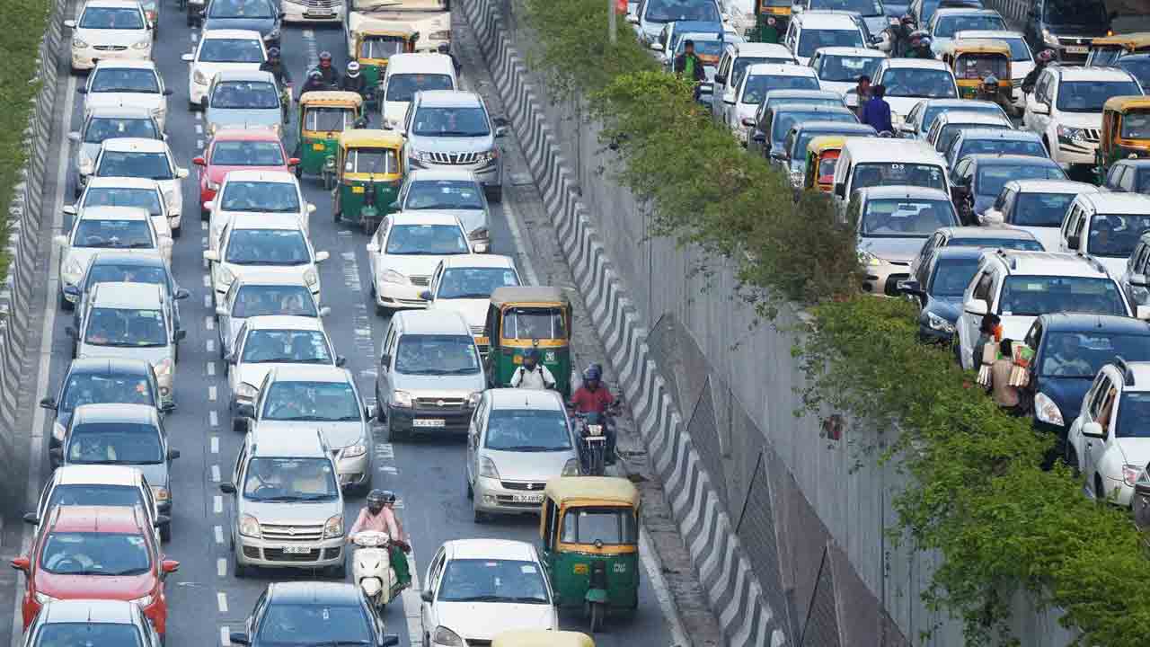 Vehicle Sales | నవంబర్ వెహికల్ సేల్స్‌లో రికార్డులు.. అధిక వడ్డీరేట్లతో ఆందోళన : సియామ్