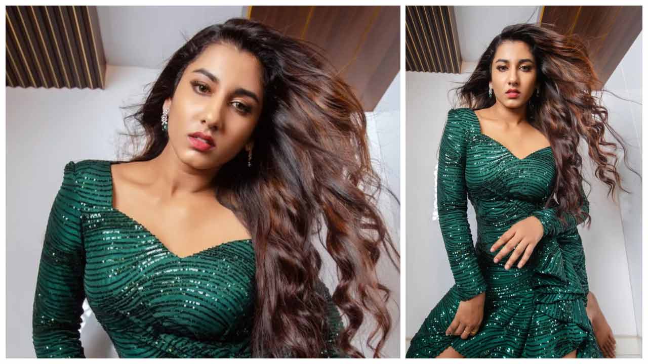 Vishnupriya Bhimeneni | గ్రీన్ కలర్ డ్రెస్‌లో విష్ణుప్రియ మెరుపులు..