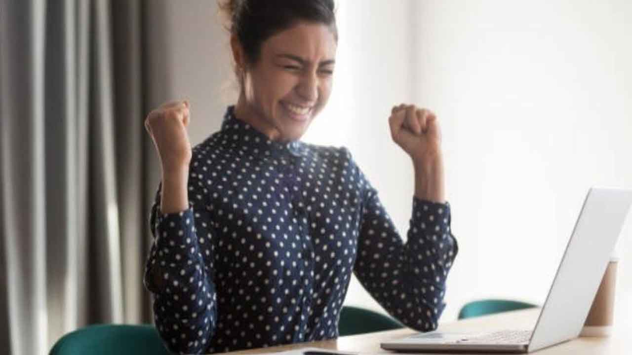 నౌకరీమణులు.. 52.8 శాతానికి పెరిగిన ఉద్యోగినులు