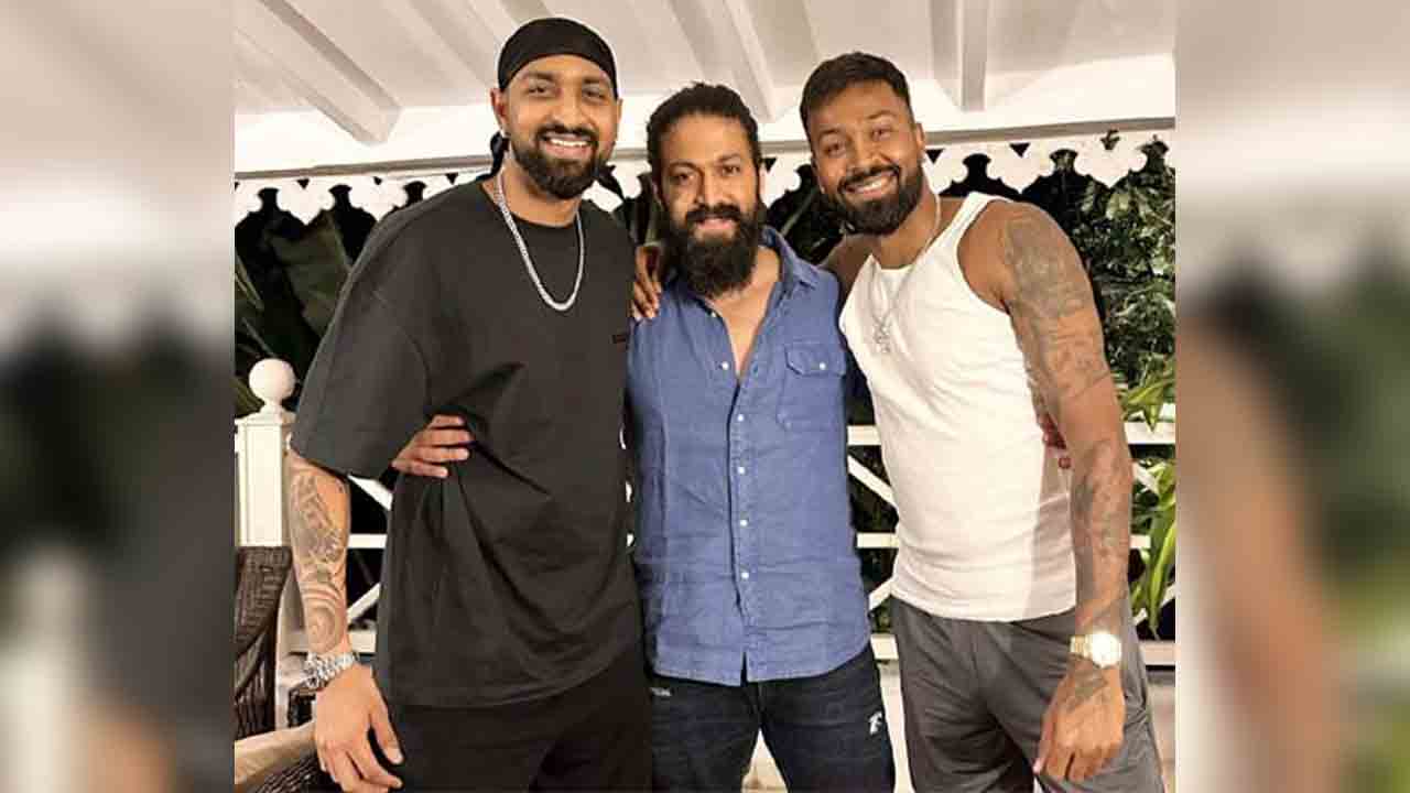 Yash | స్టార్ క్రికెటర్లతో యశ్‌.. కేజీఎఫ్‌ 3 అంటూ క్యాప్షన్‌