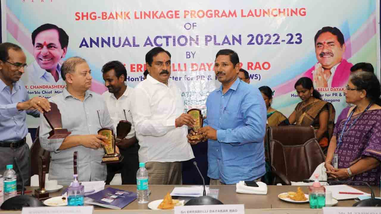 స్వయం ఉపాధిలో రాణింపు