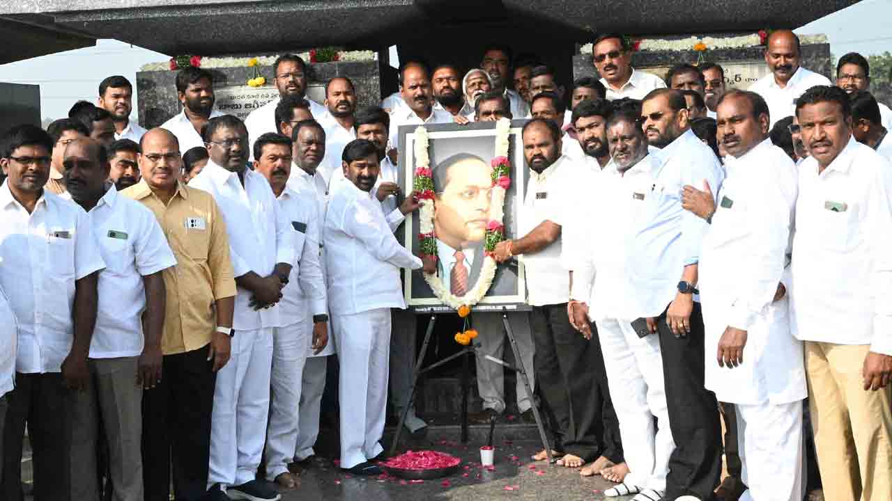 అంబేద్కర్‌ ఆలోచనలకు అనుగుణంగా సీఎం కేసీఆర్‌ పాలన