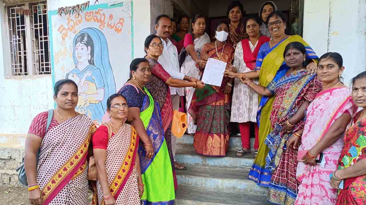 ‘పౌష్టికాహారం పంపిణీలో జాప్యం చేయొద్దు’