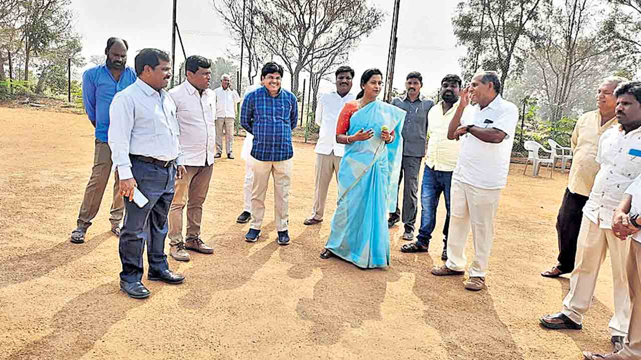 క్రీడా ప్రాంగణాలను సద్వినియోగం చేసుకోవాలి