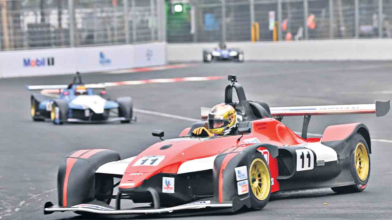 ఫార్ములా-ఈ రేసింగ్‌ భేటీకి మంత్రి కేటీఆర్‌