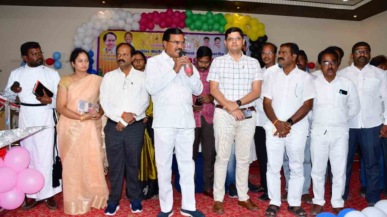 అన్ని మ‌తాల‌ను ఆద‌రిస్తున్నాం : మంత్రి నిరంజ‌న్ రెడ్డి