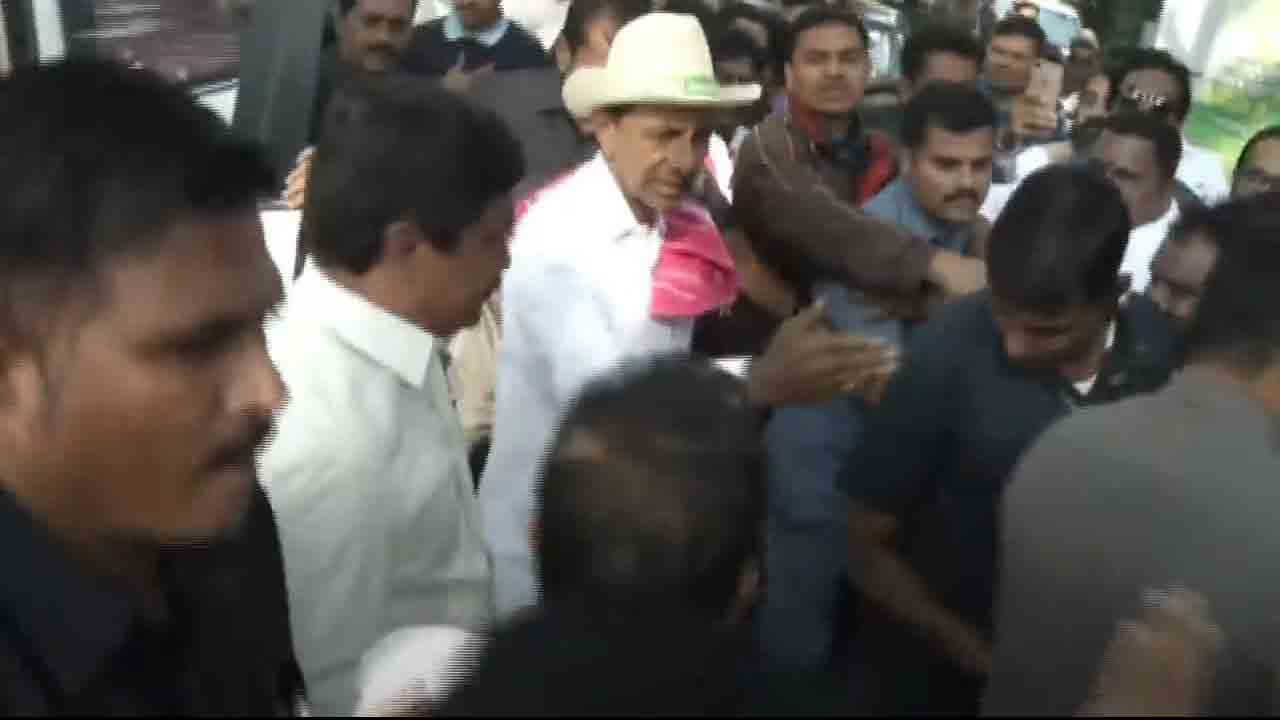 బీఆర్ఎస్ కార్యాల‌యాన్ని సంద‌ర్శించిన సీఎం కేసీఆర్