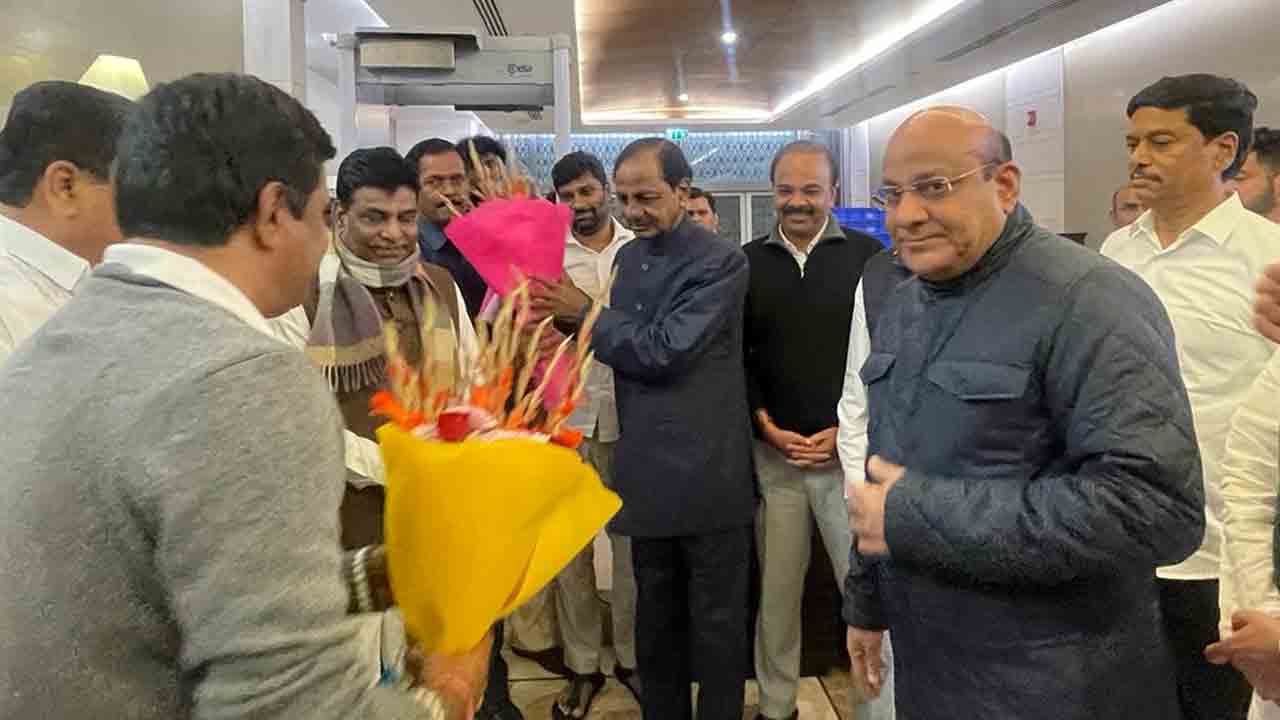 ఢిల్లీకి చేరుకున్న సీఎం కేసీఆర్..