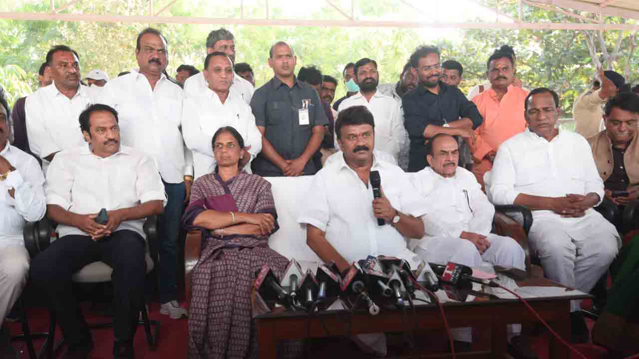 సీఎం కేసీఆర్ బ‌హిరంగ స‌భ ఏర్పాట్ల‌ను ప‌రిశీలించిన మంత్రులు