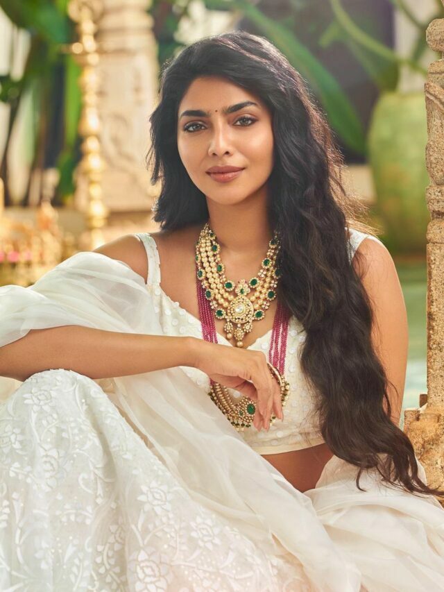 అతను నా ప్రైవేటు పార్ట్స్‌ టచ్‌ చేశాడు : ఐశ్వర్య లక్ష్మి