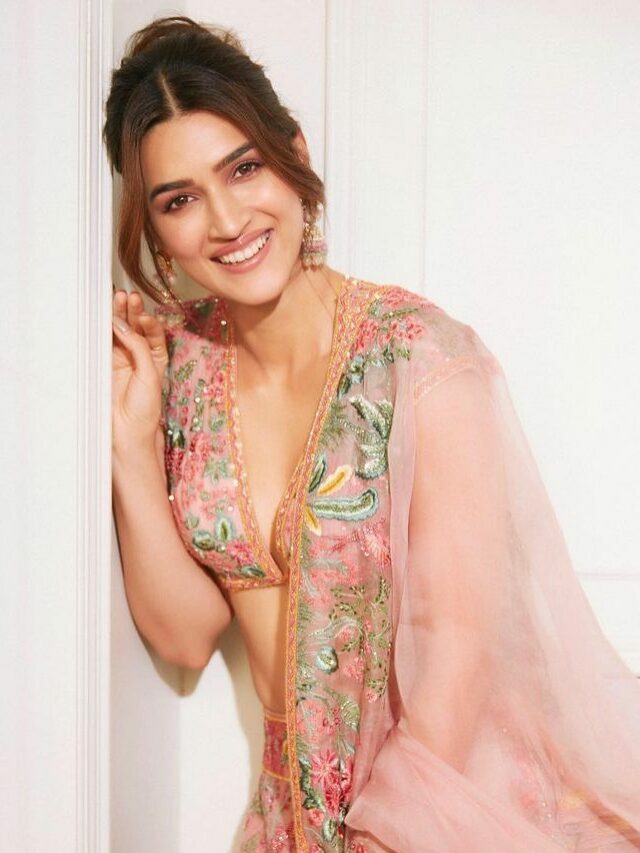 ప్రభాస్‌తో రిలేషన్‌పై  క్లారిటీ ఇచ్చిన కృతిసనన్‌