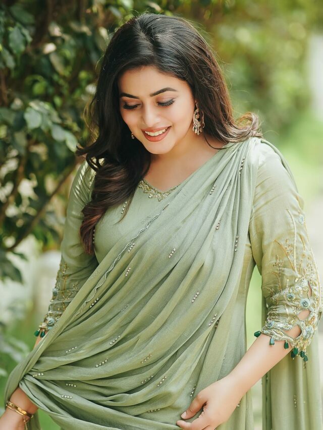 తల్లి కాబోతున్న  నటి పూర్ణ